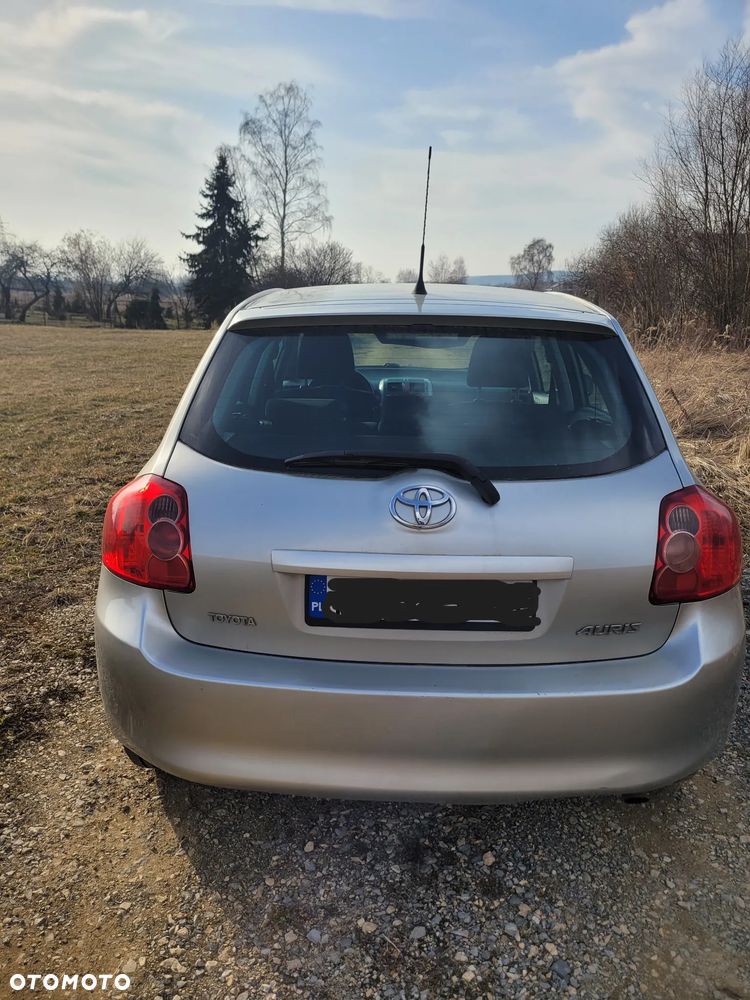 Toyota Auris 2.0 D-4D Sol - 3