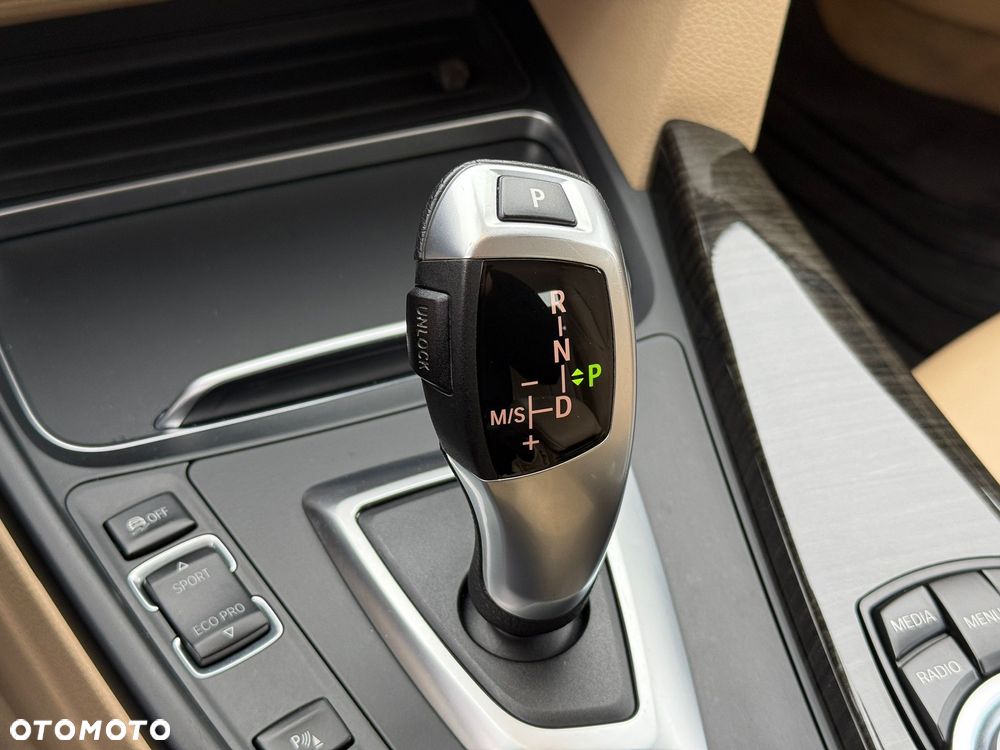 BMW Seria 3 320d xDrive Luxury Line - 19