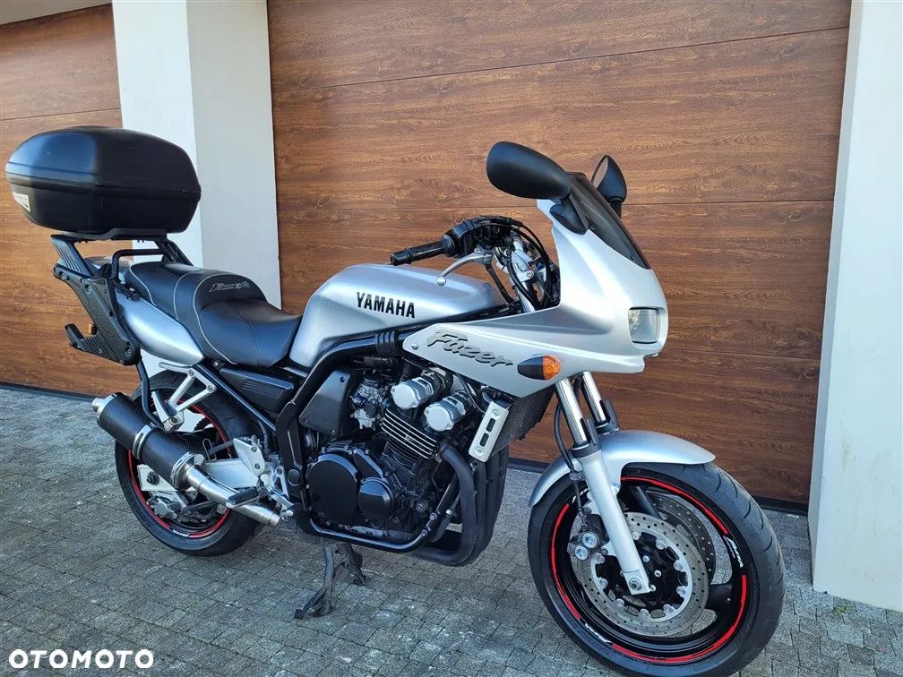 Yamaha FZS - 1
