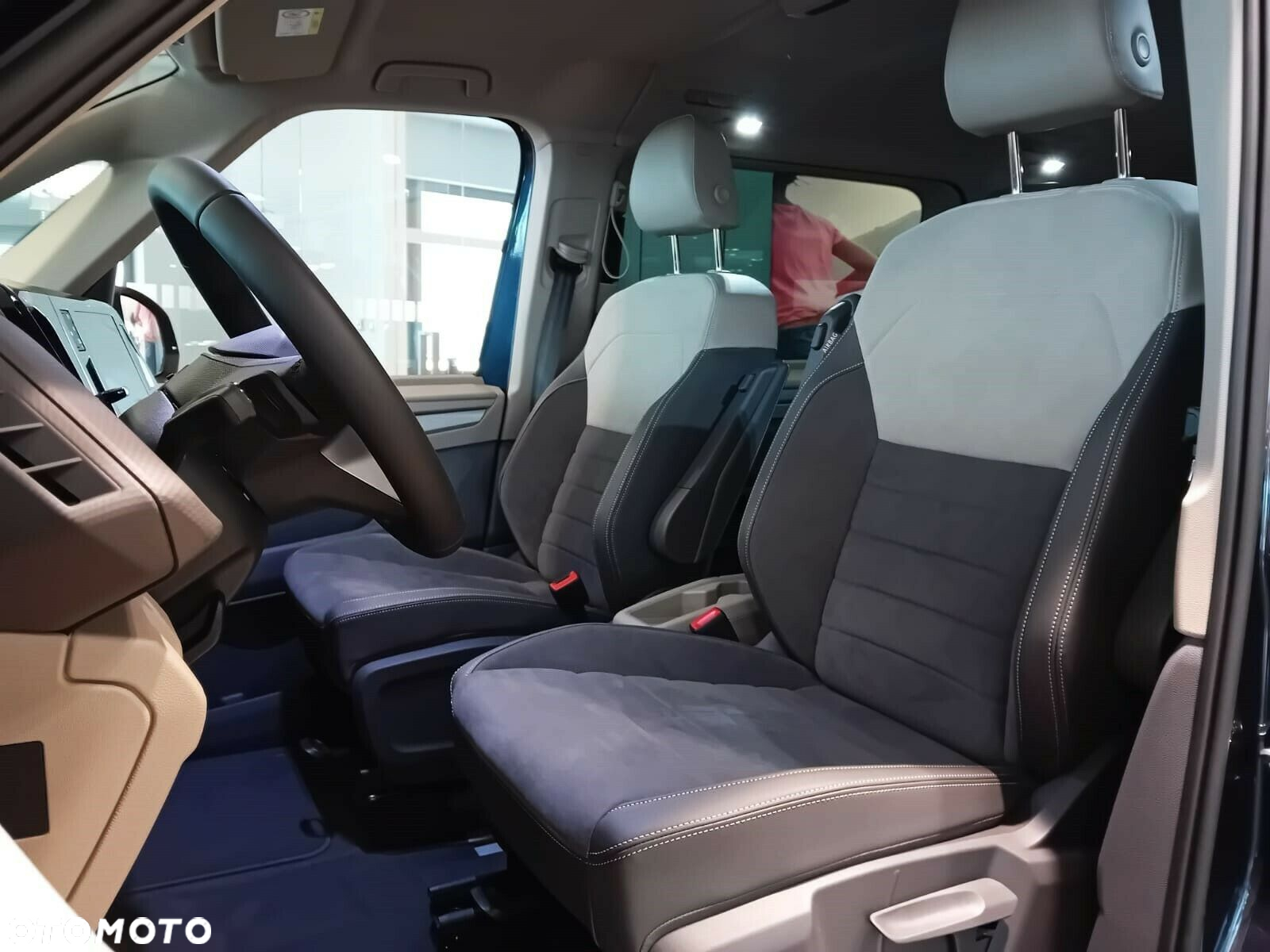 Volkswagen Multivan 2.0 TDI L2 Life DSG - 9