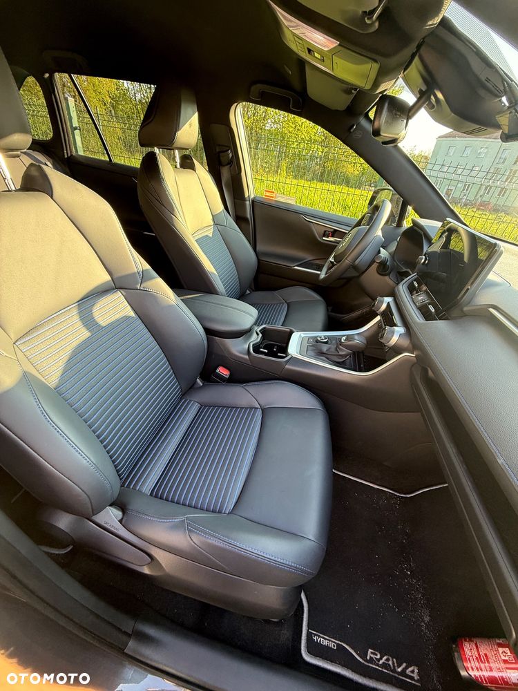 Toyota RAV4 - 9