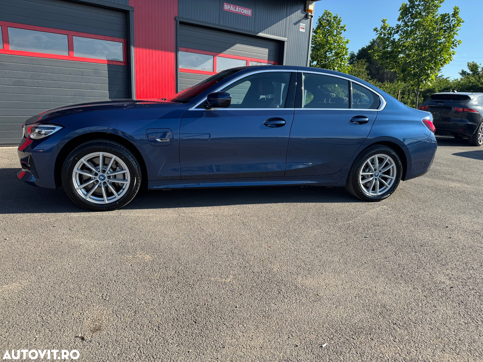 BMW Seria 3 330e AT PHEV - 10