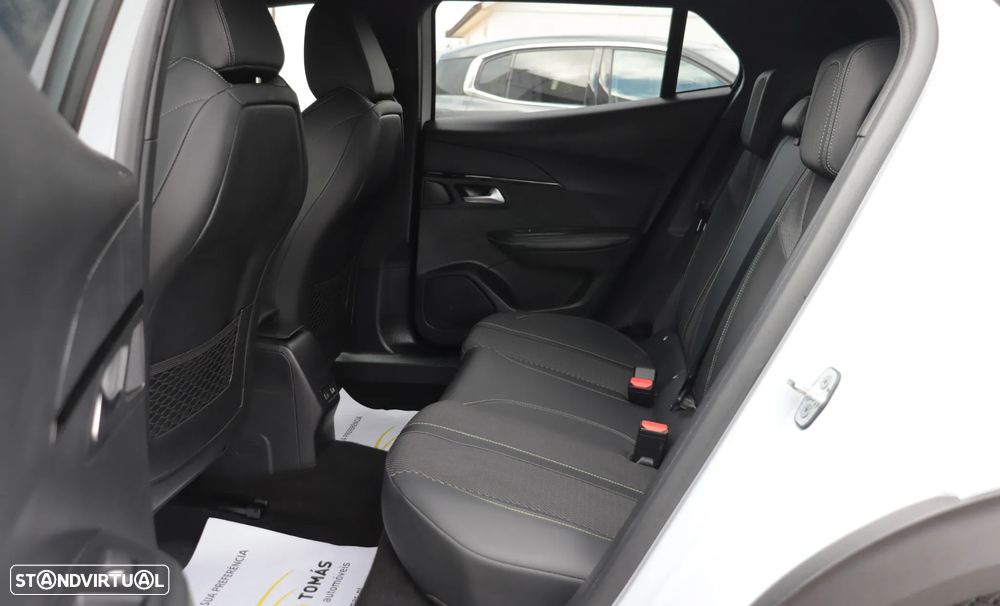 Peugeot 2008 PureTech 130 EAT8 GT - 16