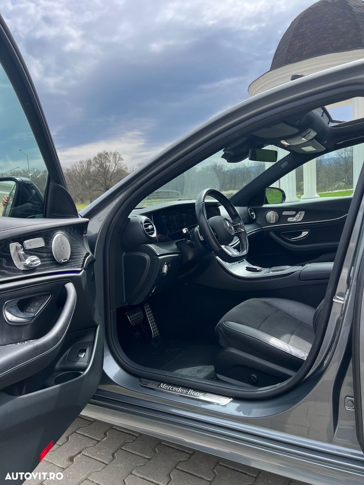 Mercedes-Benz E 300 4MATIC Aut. - 7