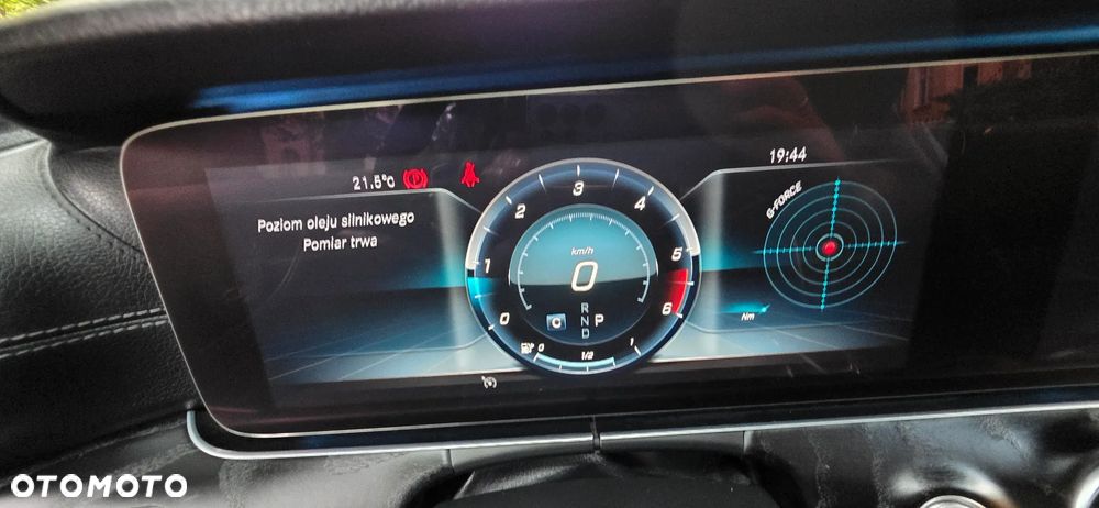 Mercedes-Benz Klasa E 220 d 4-Matic 9G-TRONIC - 22