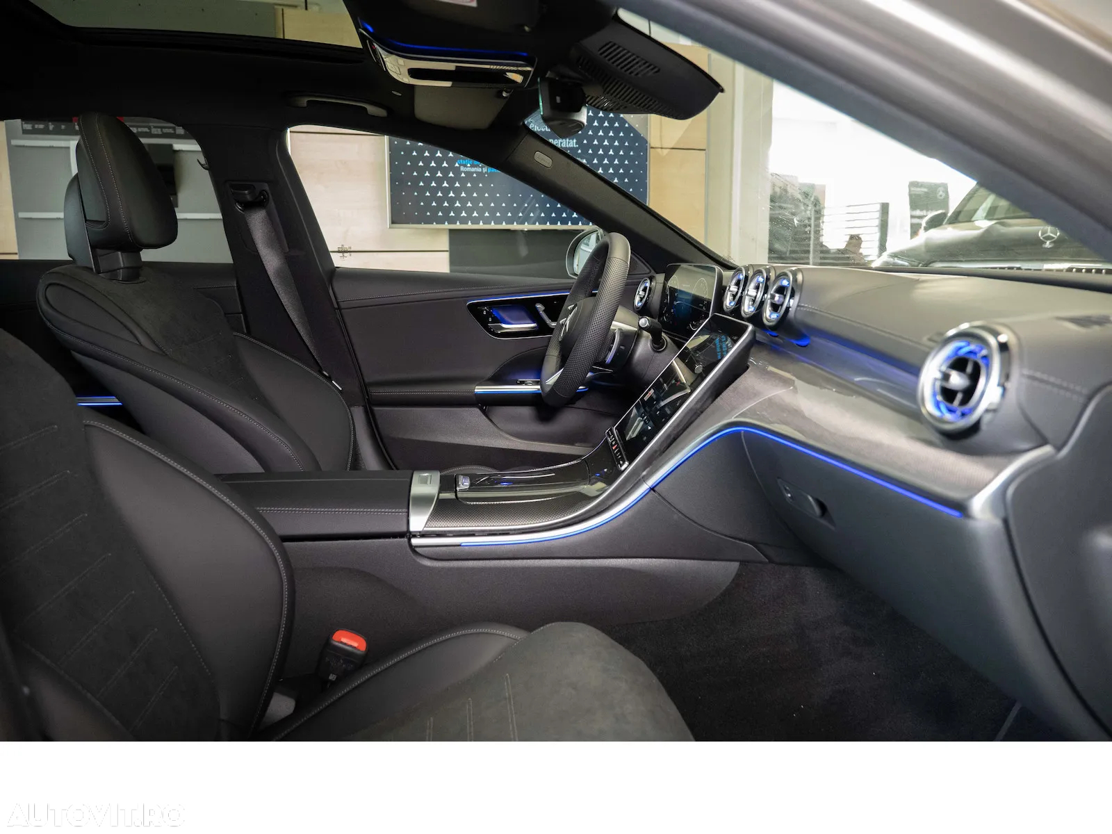 Mercedes-Benz C 300 e 4Matic 9G-TRONIC AMG Line - 22