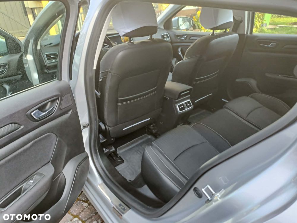 Renault Megane 1.5 dCi Limited EDC EU6 - 8