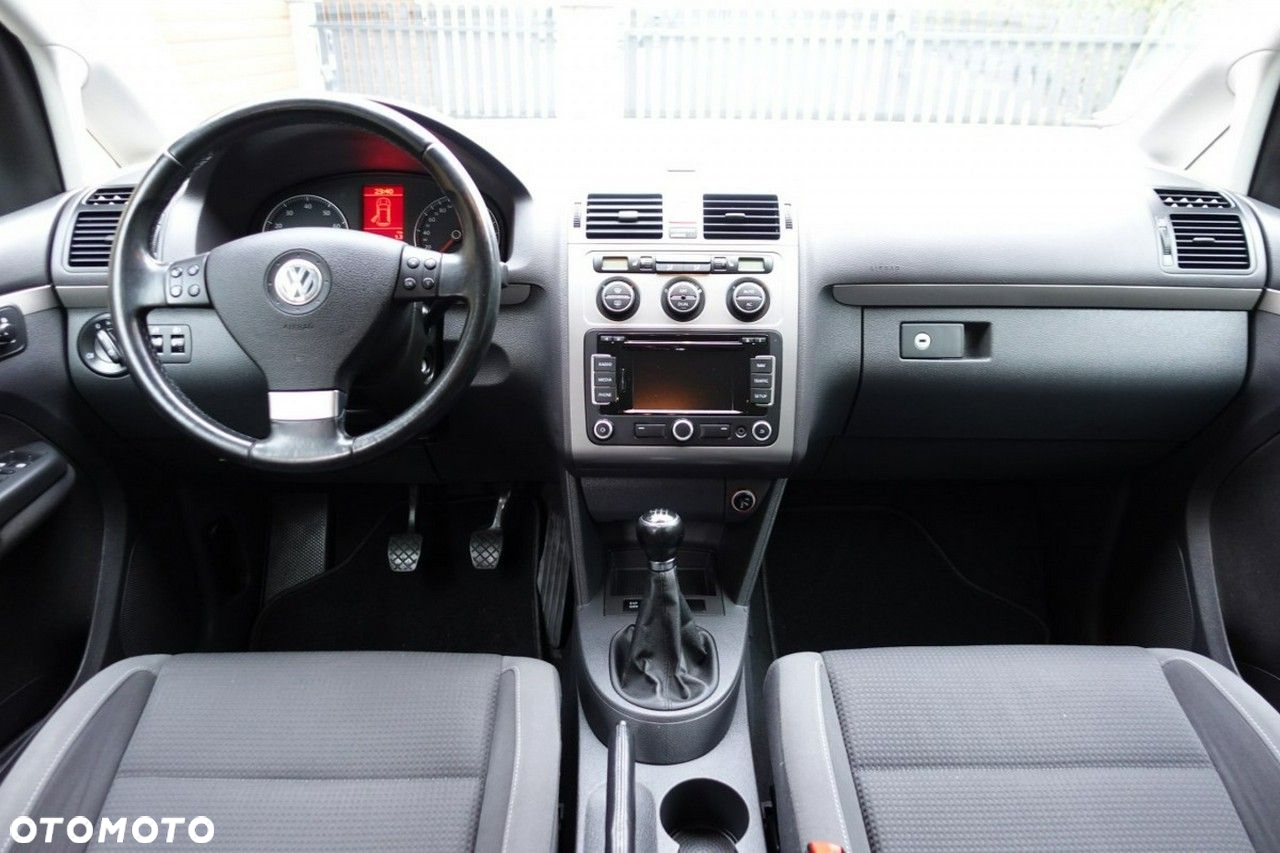 Volkswagen Touran - 13