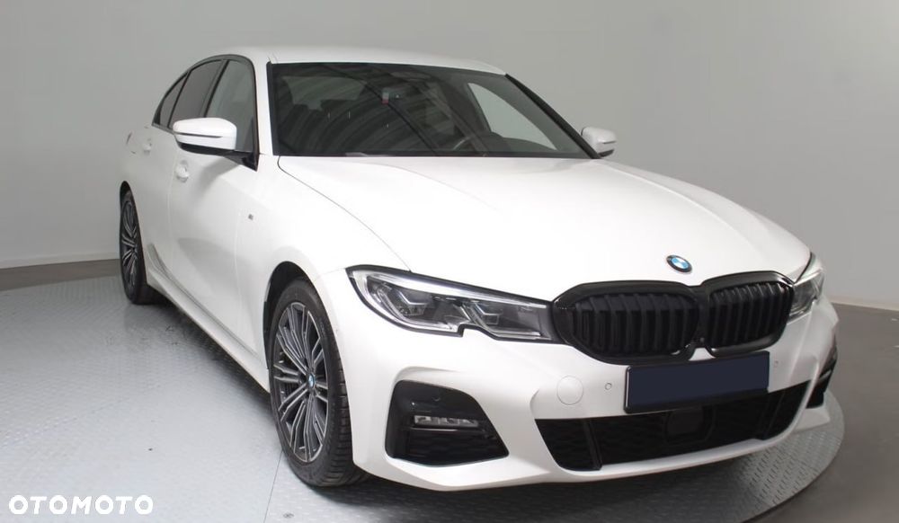 BMW Seria 3 320d xDrive Edition M Sport Shadow - 4