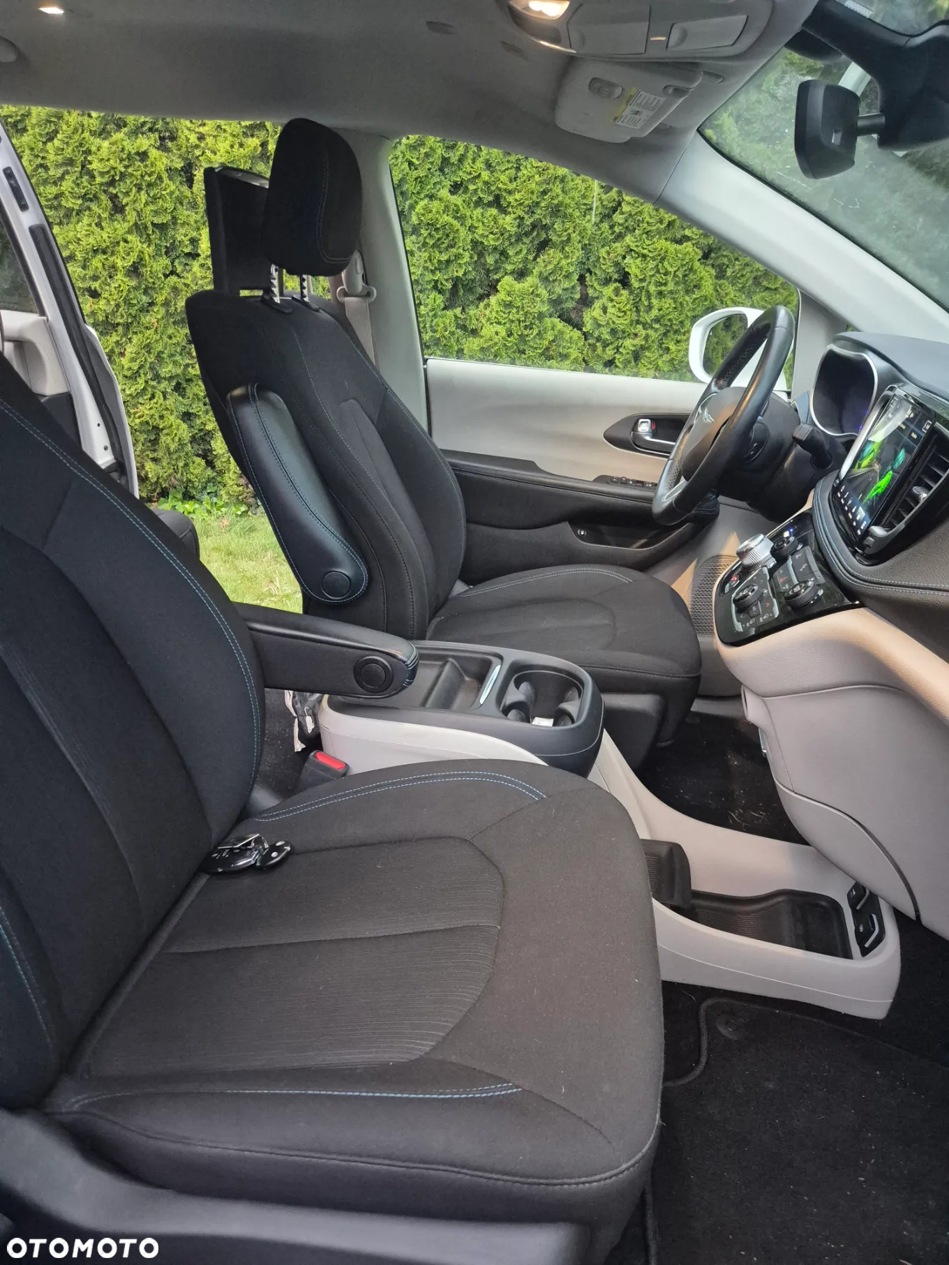 Chrysler Pacifica - 33