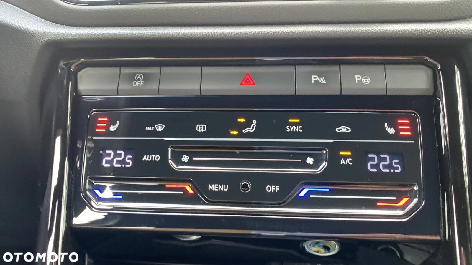 Volkswagen T-Roc - 23
