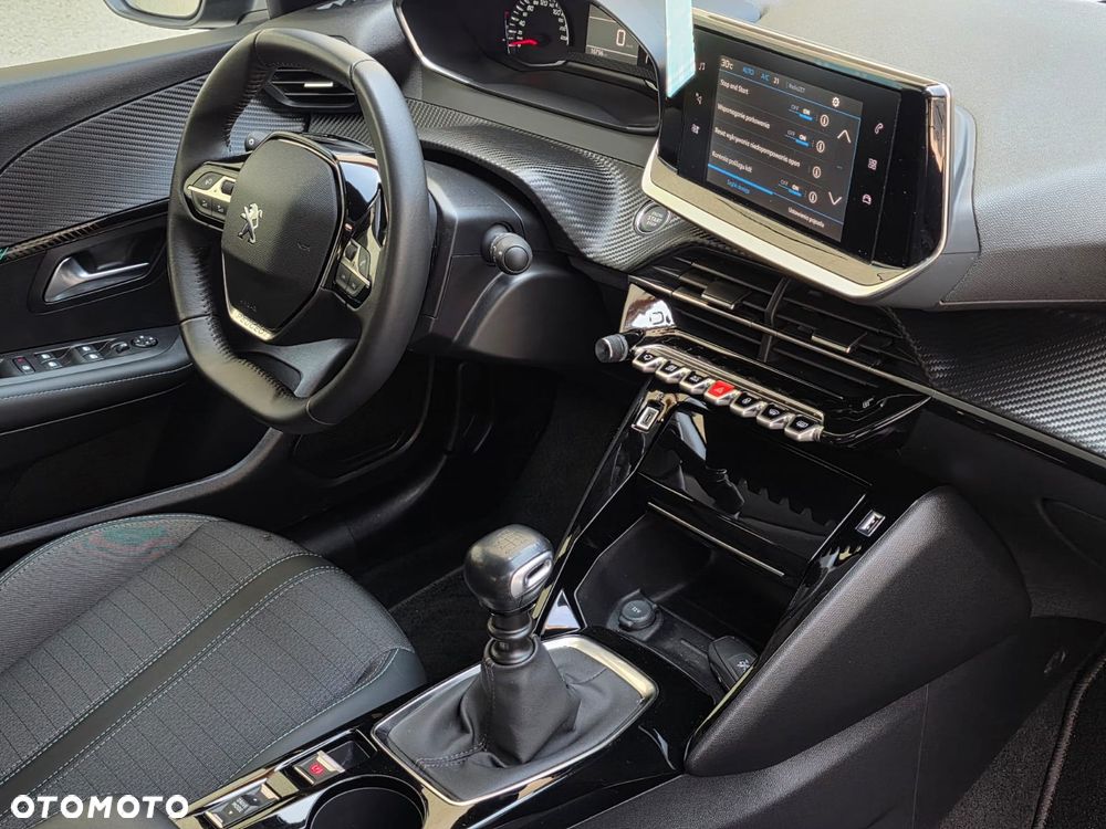 Peugeot 208 - 20