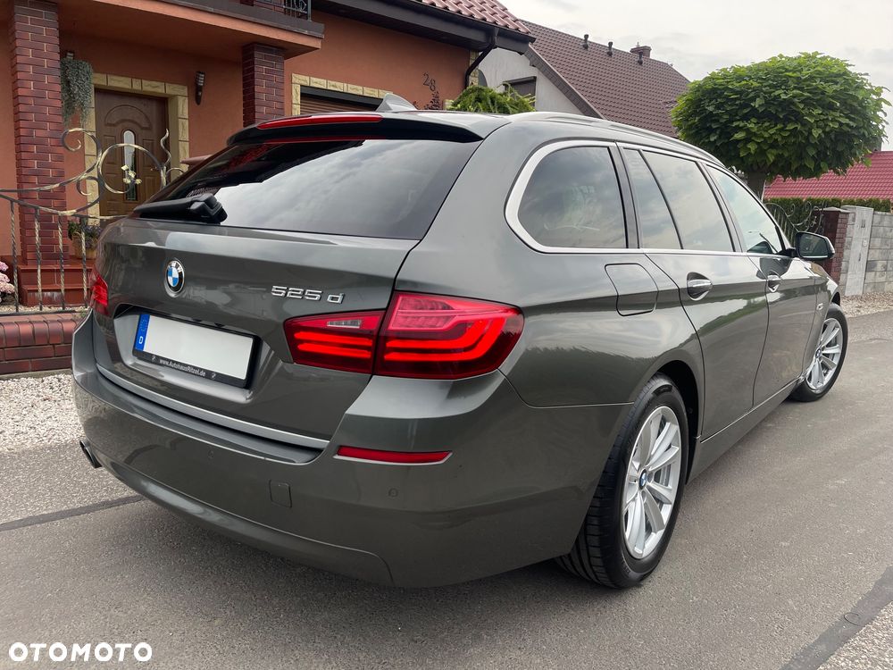 BMW Seria 5 525d Sport-Aut Modern Line - 19