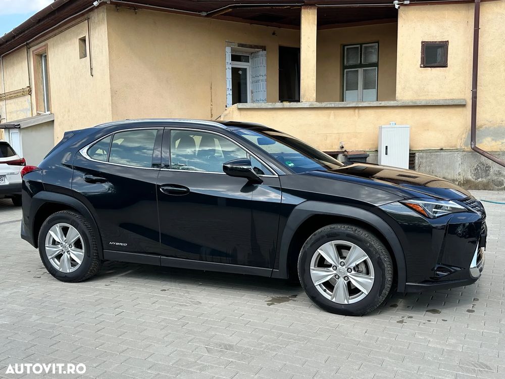 Lexus UX 250h Business Edition - 22