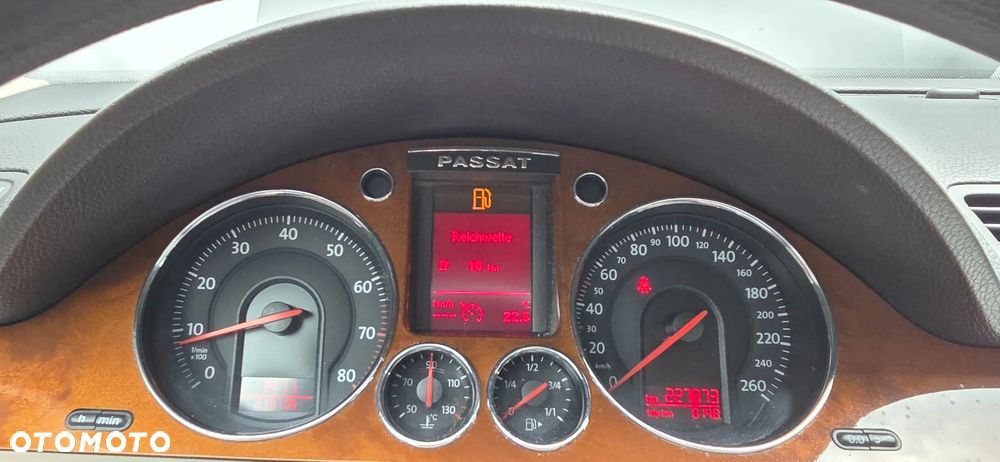 Volkswagen Passat Variant 1.8 TSI Comfortline - 23