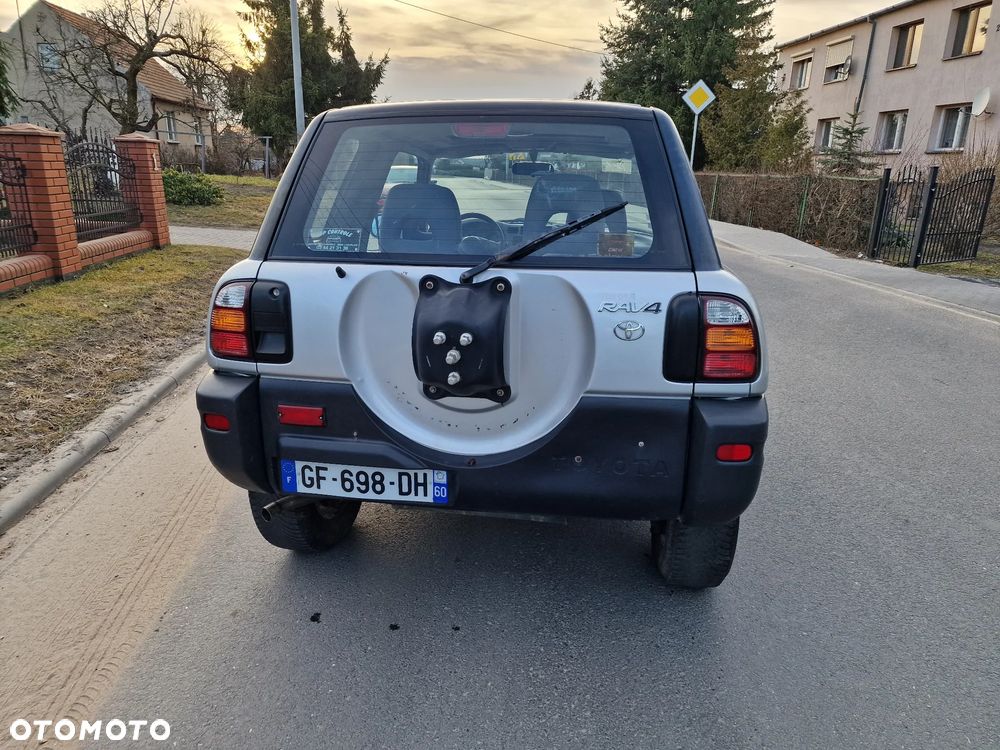 Toyota RAV4 2.0 Special - 9