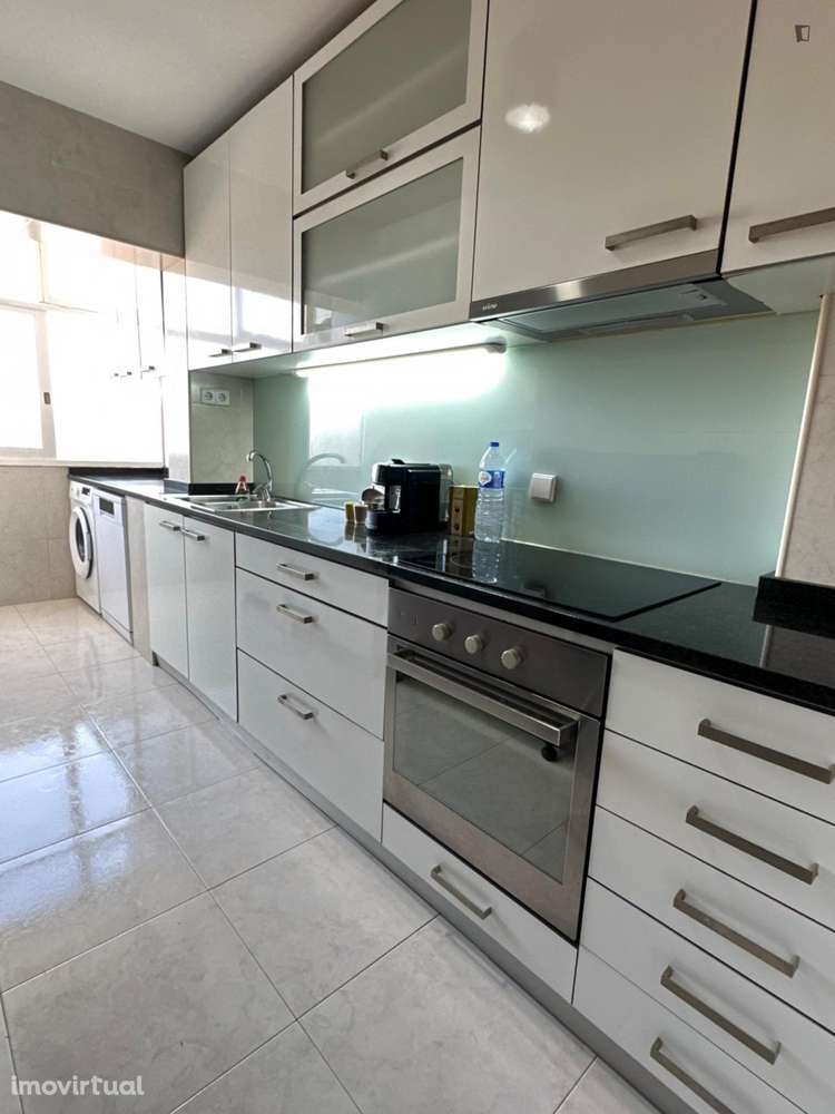 Quarto - localizado em Ramalde Porto - Grande imagem: 5/7