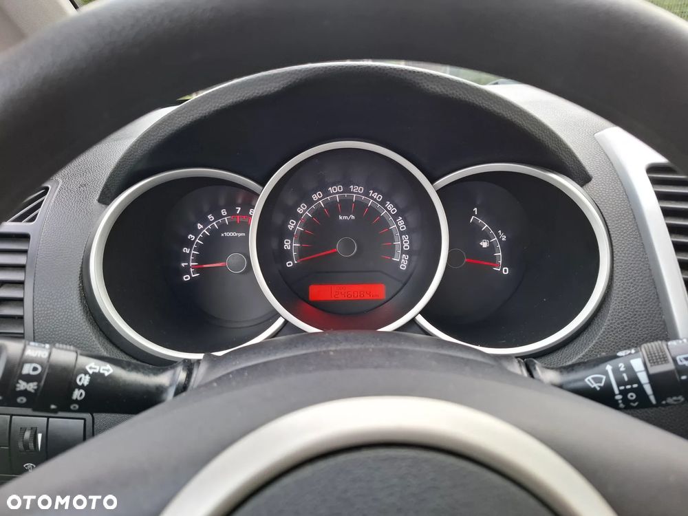 Kia Venga 1.4 CVVT Fifa World Cup Edition - 14