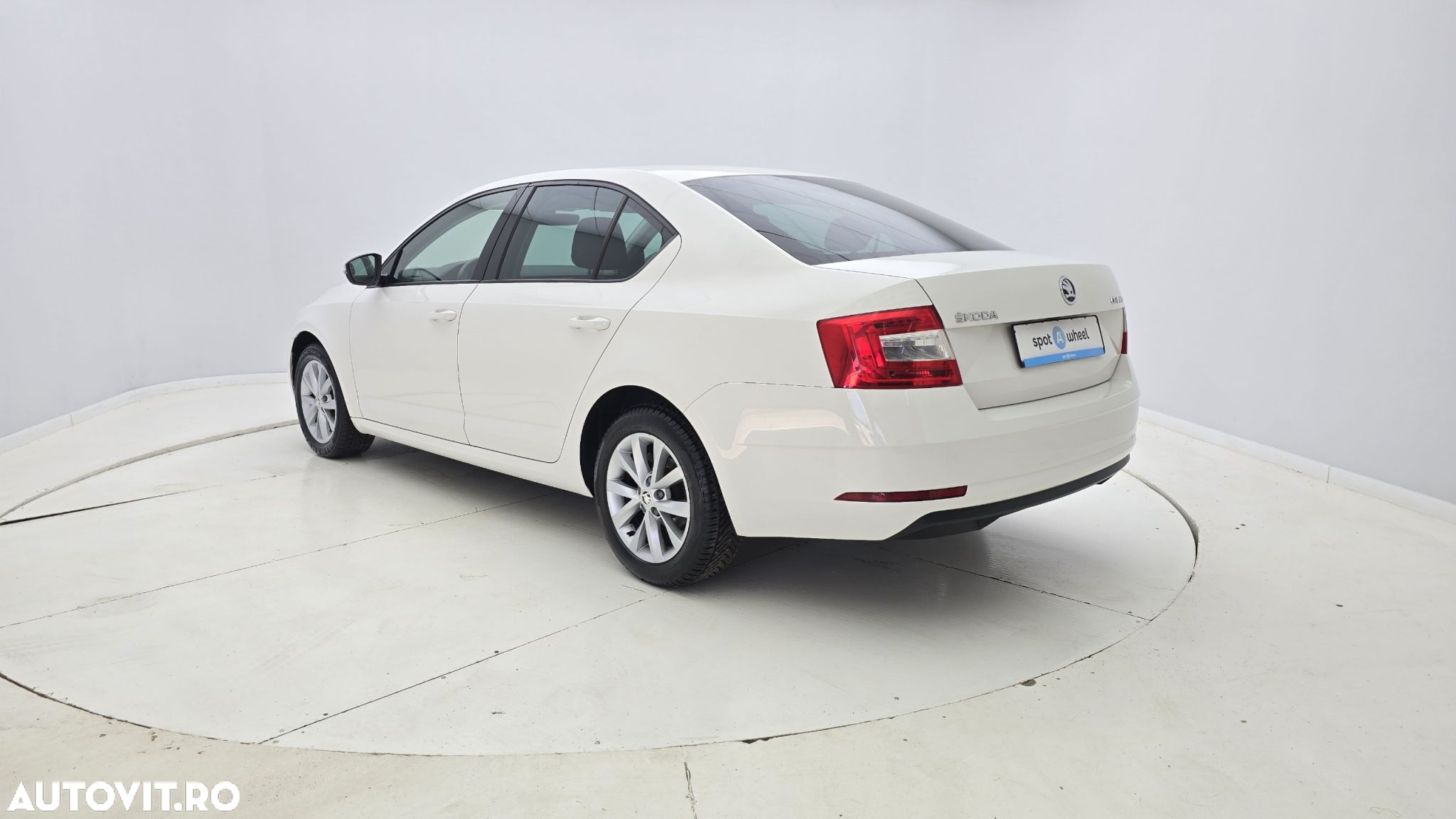 Skoda Octavia 1.6 TDI Ambition - 8