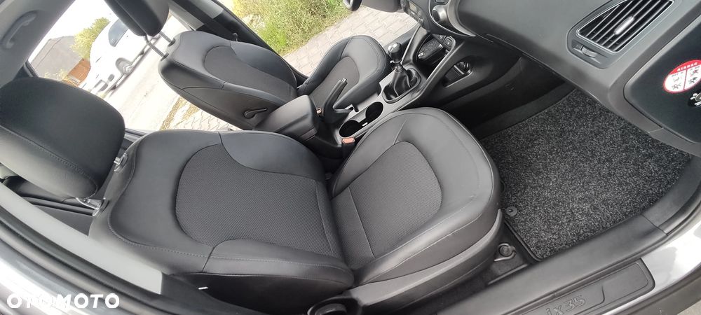 Hyundai ix35 blue 1.6 2WD Finale Silver - 20