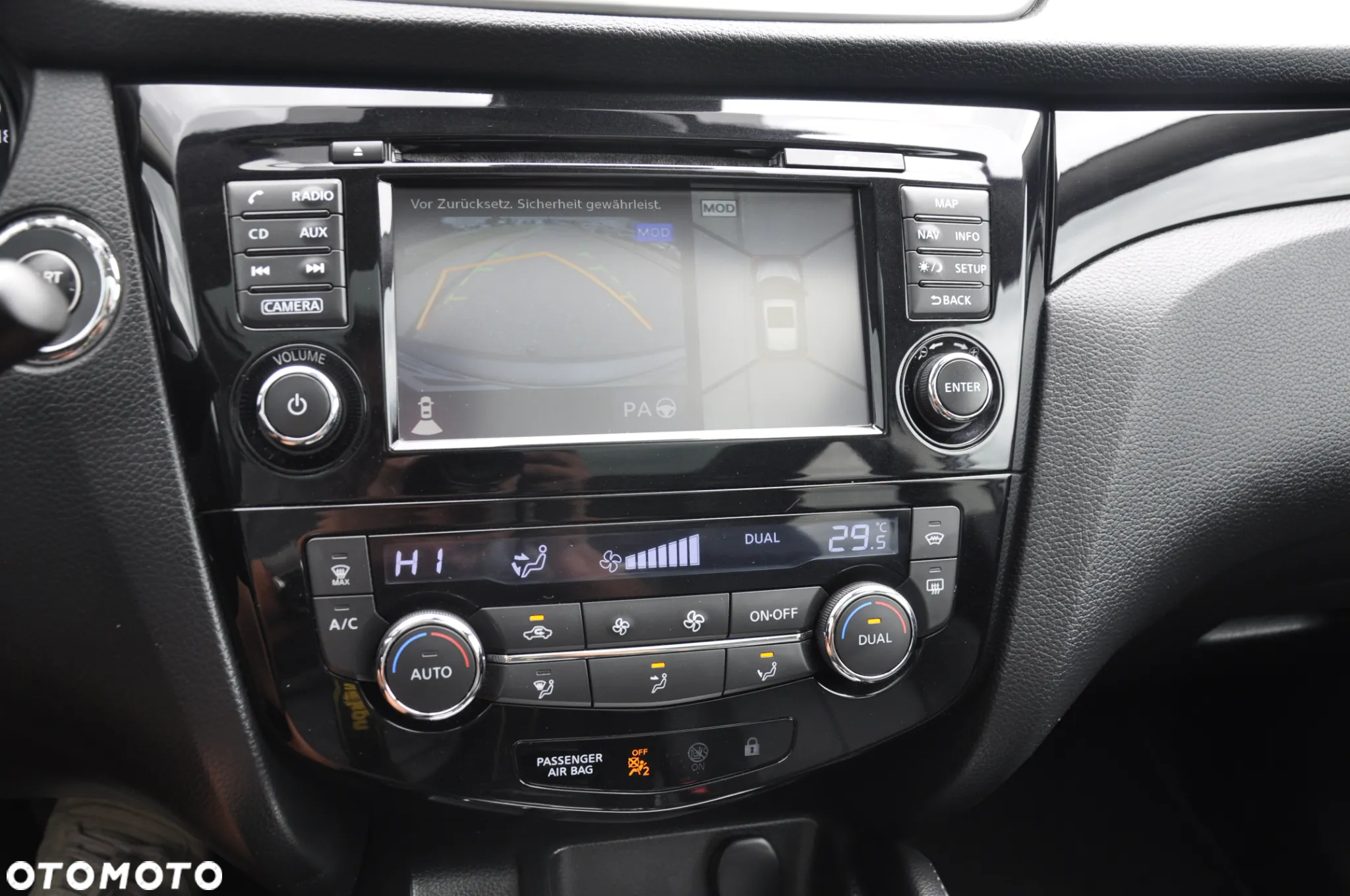 Nissan Qashqai 1.6 dCi Xtronic TEKNA - 16