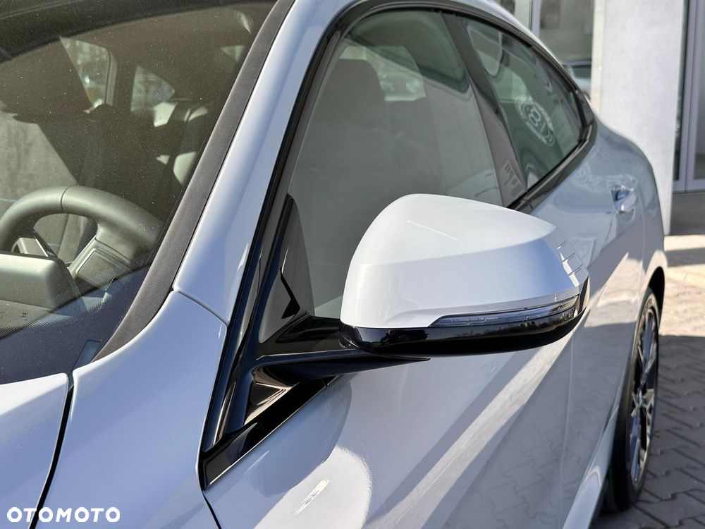 BMW Seria 2 220i mHEV - 6