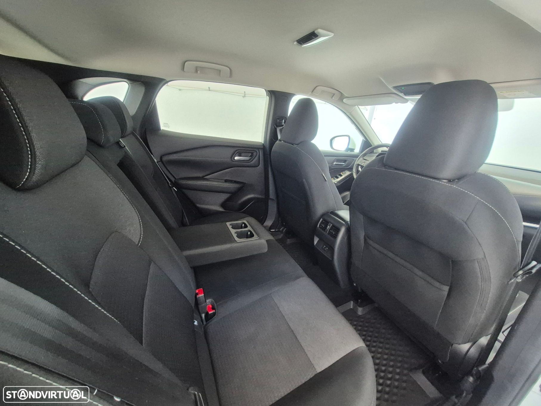Nissan Qashqai 1.3 DIG-T N-Connecta LED Xtronic - 32