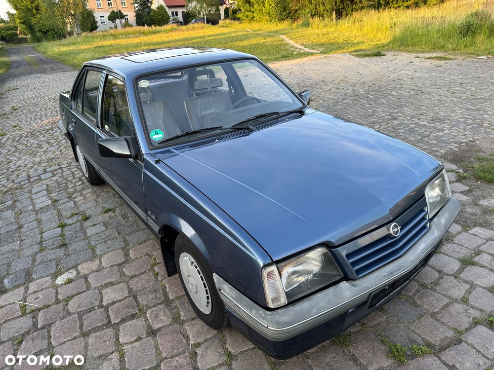 Opel Ascona 1.6 - 3