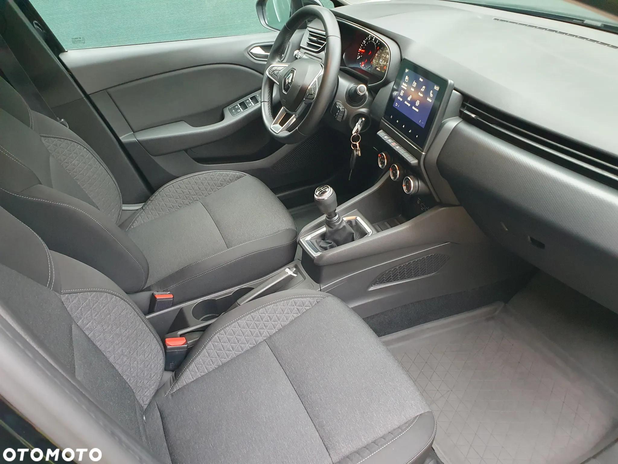 Renault Clio - 23