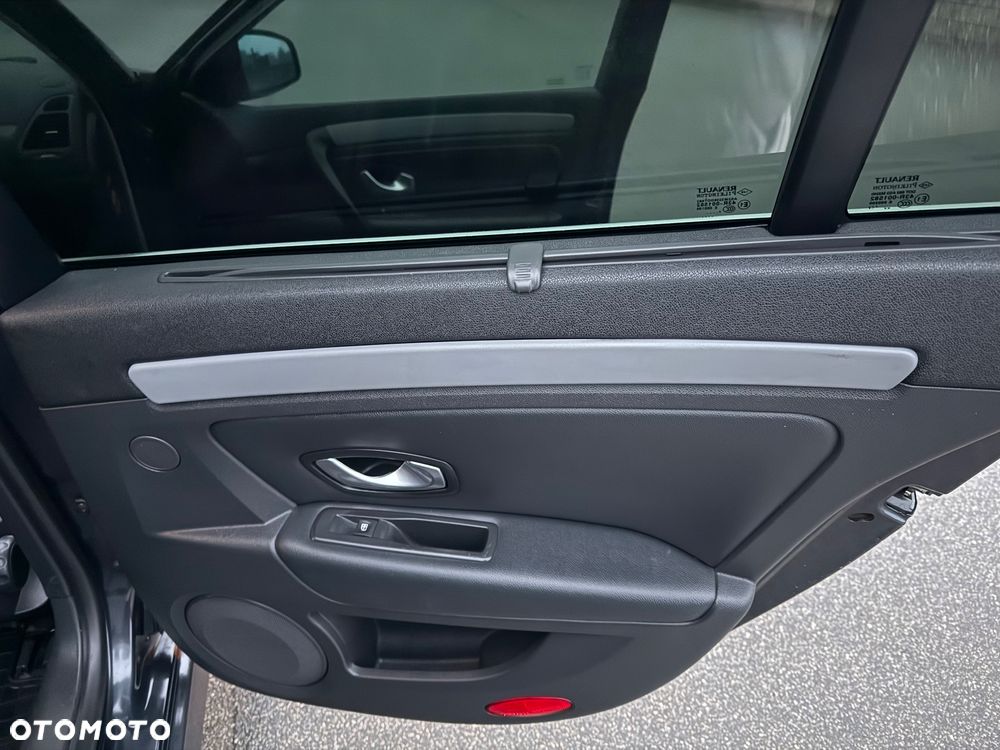 Renault Laguna dCi 150 FAP Start-Stop Dynamique - 21