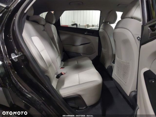 Hyundai Tucson - 6