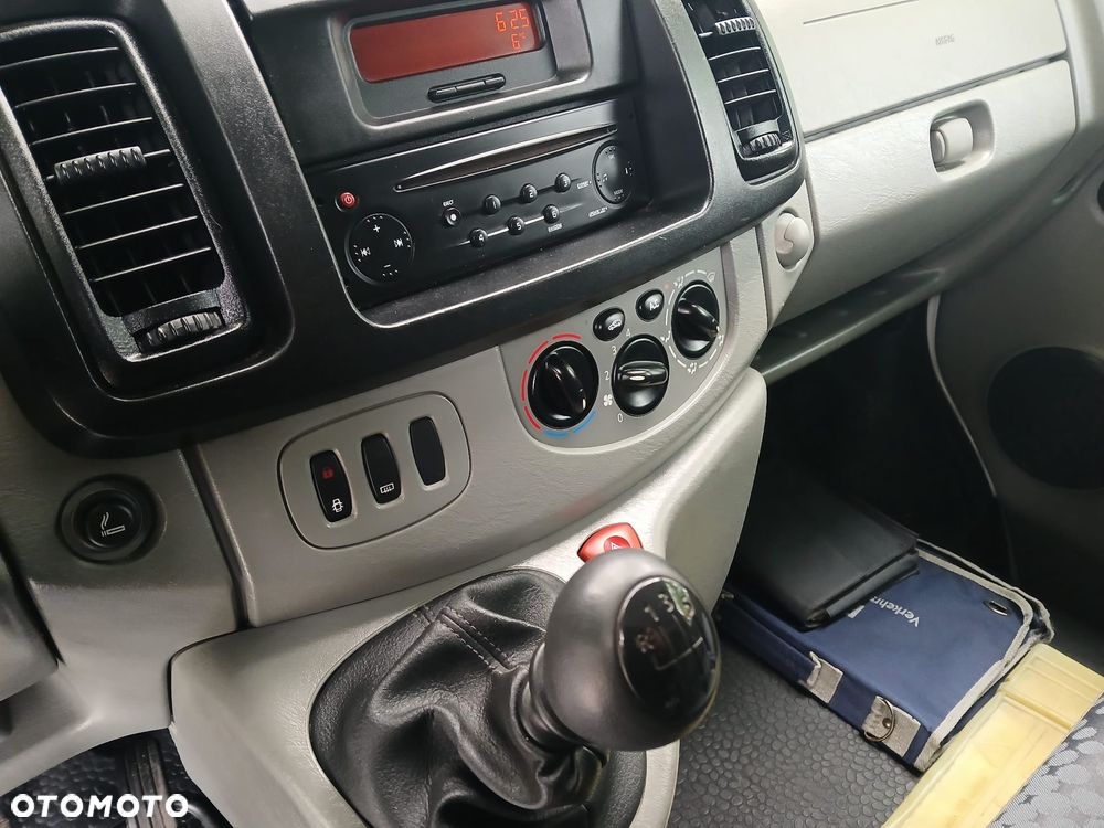 Renault TRAFIC - 10