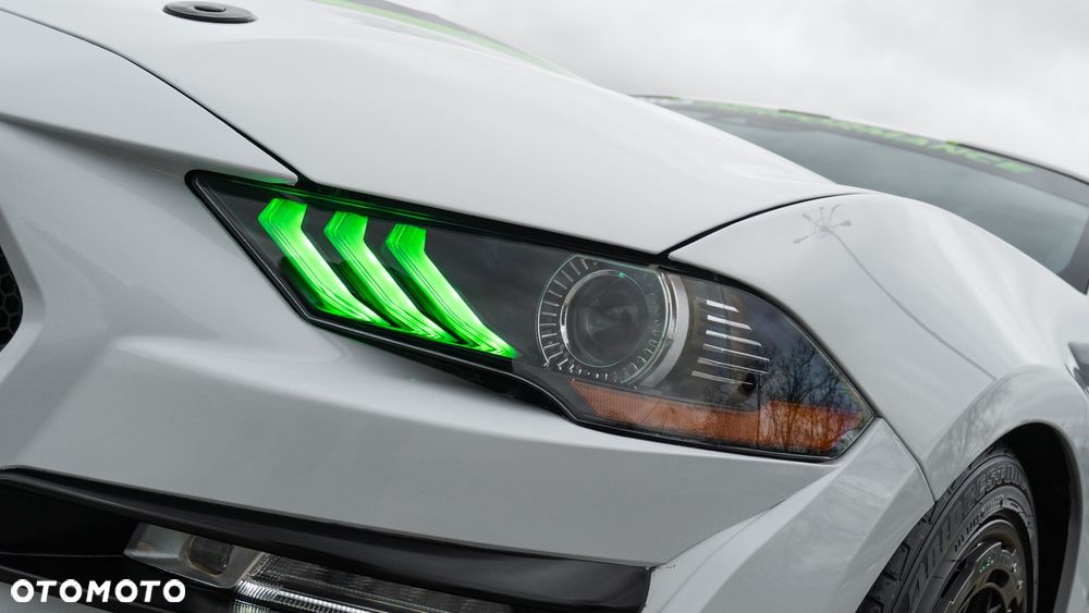 Ford Mustang - 12