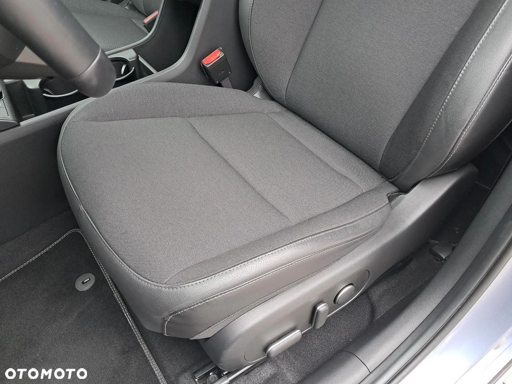 Hyundai Kona 65kWh Executive - 17