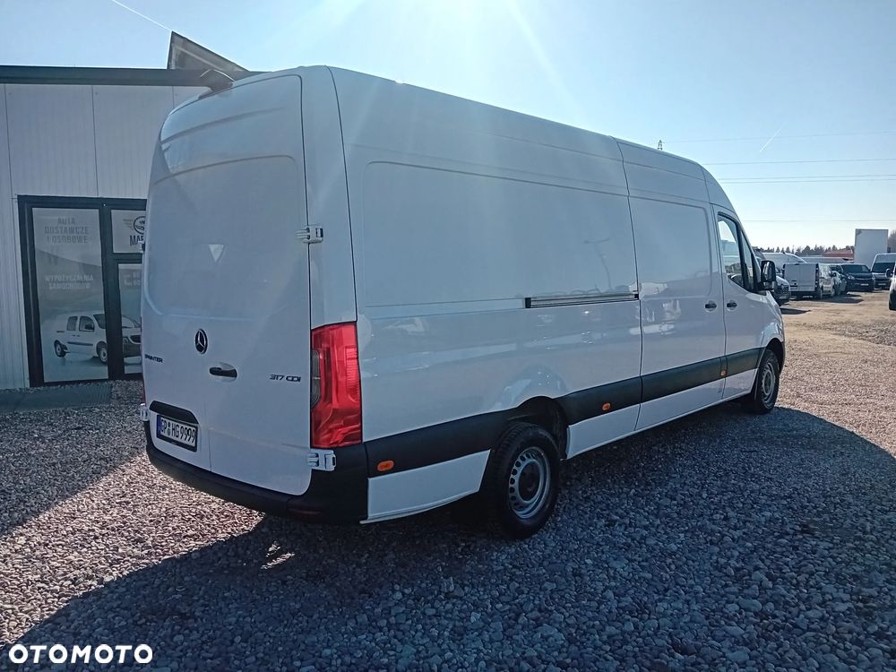 Mercedes-Benz Sprinter - 5