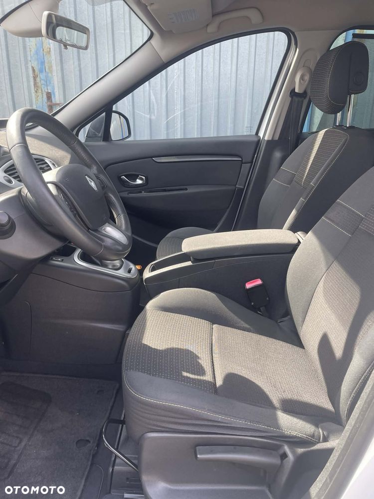 Renault Scenic 1.6 16V Infinity - 24