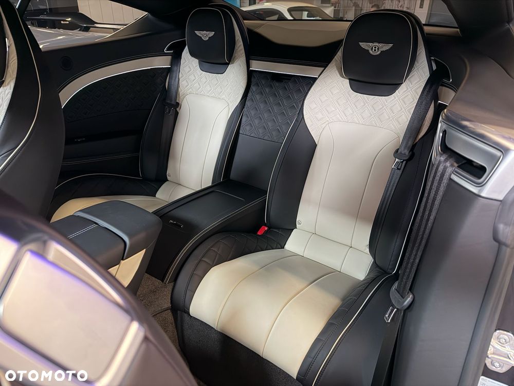 Bentley Continental GT - 15