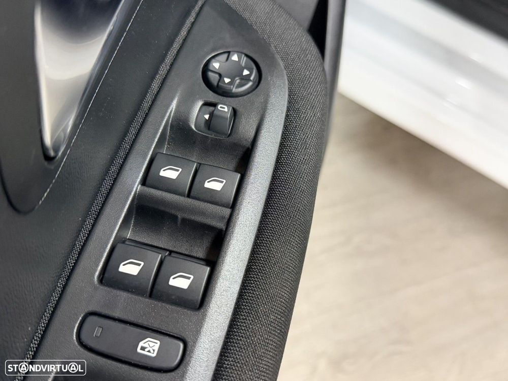 Peugeot 208 1.2 PureTech Active Pack - 20