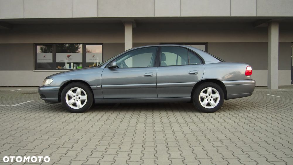 Opel Omega 2.2 Elegance - 33