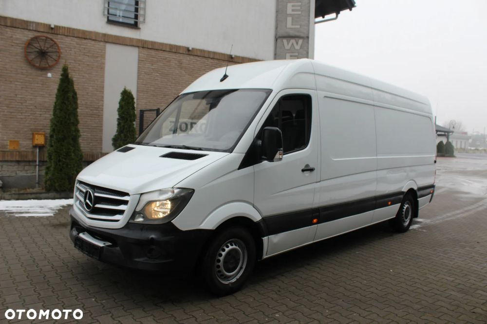 Mercedes-Benz Sprinter - 2