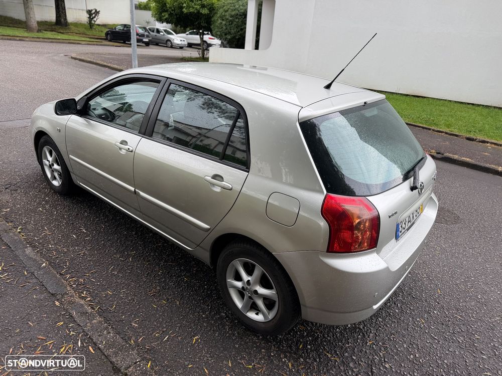 Toyota Corolla 1.4 D-4D Sol - 2