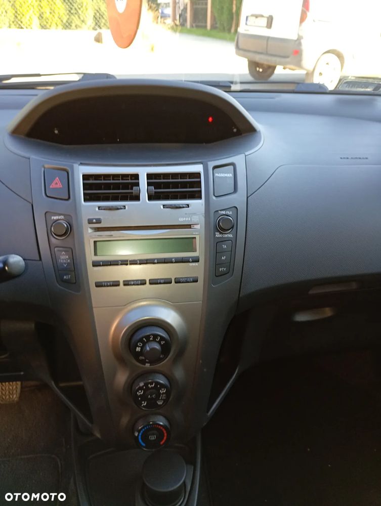 Toyota Yaris 1.0 Entry - 3