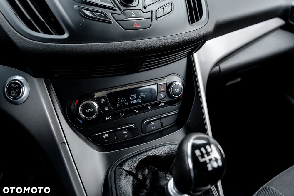 Ford Kuga 2.0 TDCi 2x4 Titanium - 21