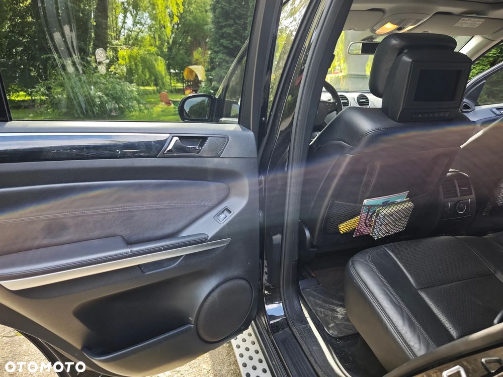 Mercedes-Benz ML 63 AMG 4Matic 7G-TRONIC - 15