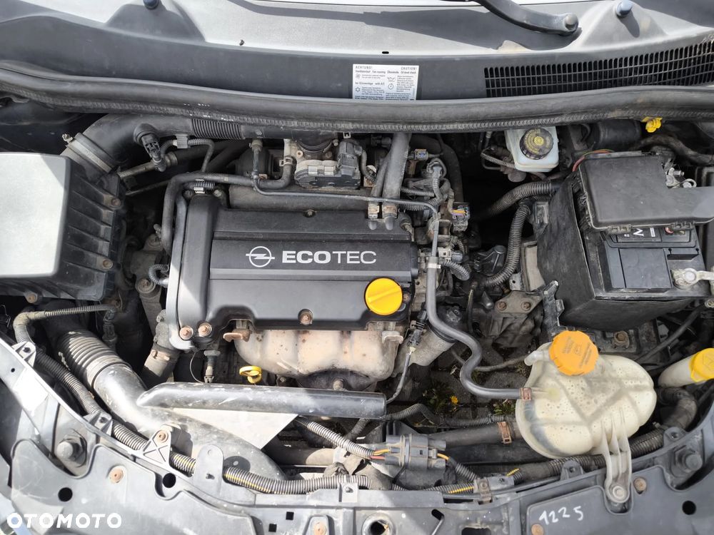 Opel Corsa 1.2 16V Cosmo - 16