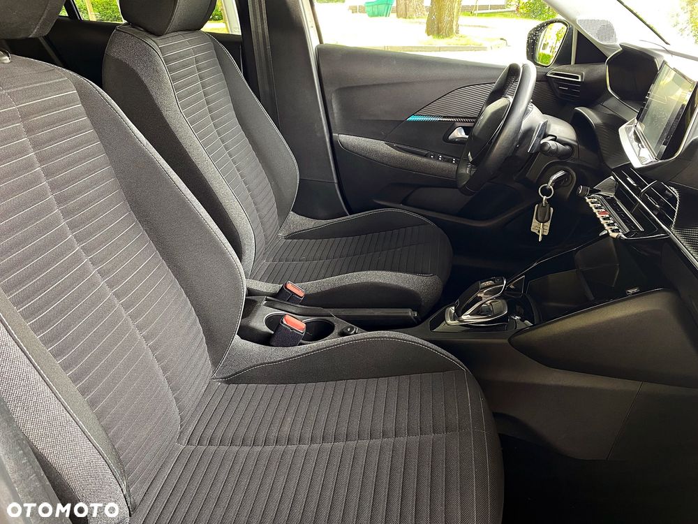 Peugeot 208 PureTech 100 EAT8 Allure - 20