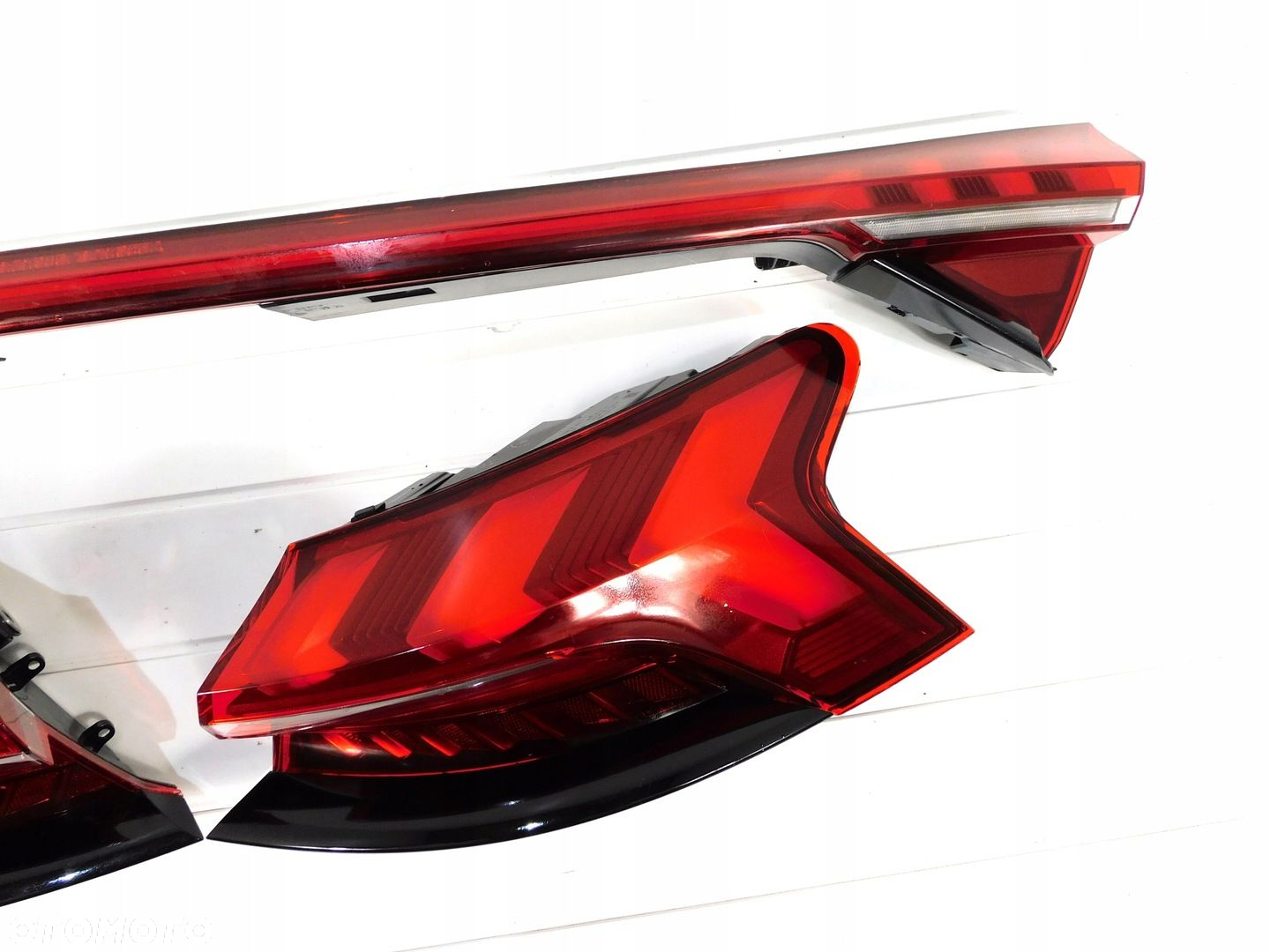 AUDI E TRON GT RS 4J3 LAMPY TYŁ PRAWA LEWA BLENDA - 10