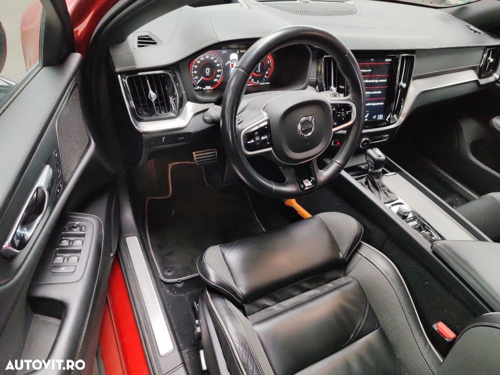 Volvo S60 T5 R-Design - 8