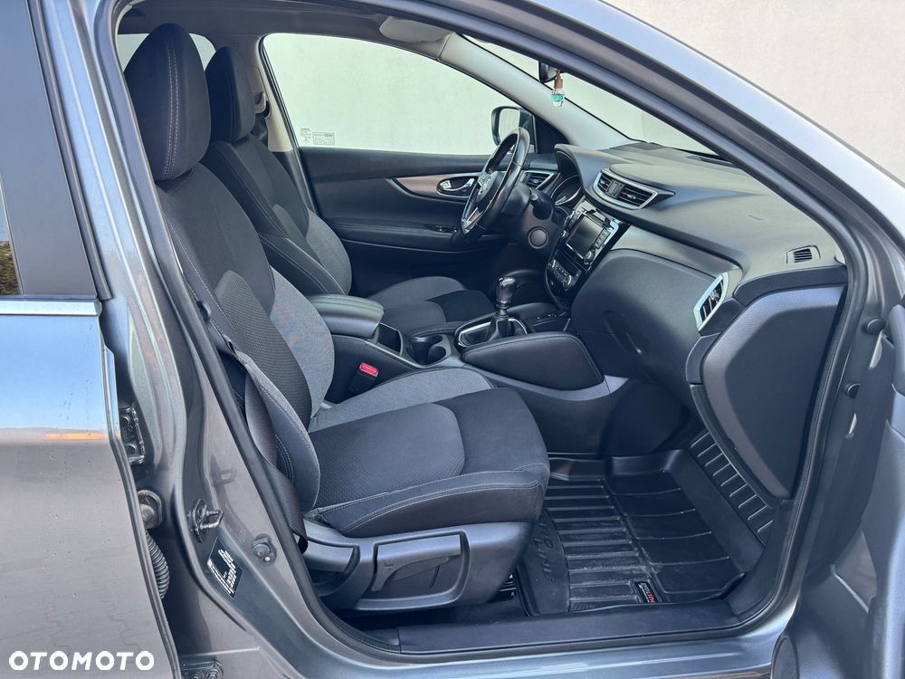 Nissan Qashqai 1.3 DIG-T N-Connecta - 36