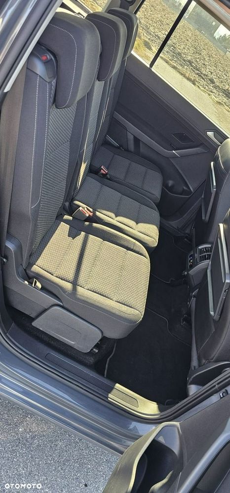 Volkswagen Touran - 33